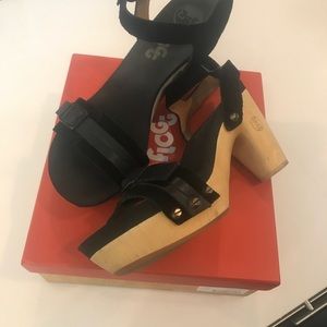 New in box Flogg Farrah Heels